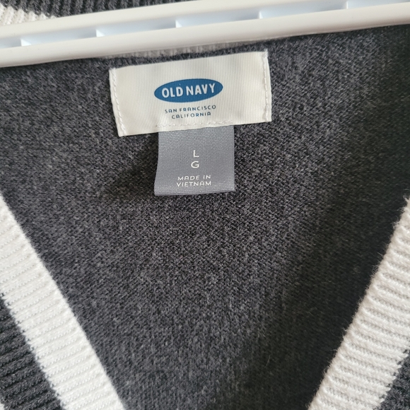 V neck grey sweater - Picture 3 of 3